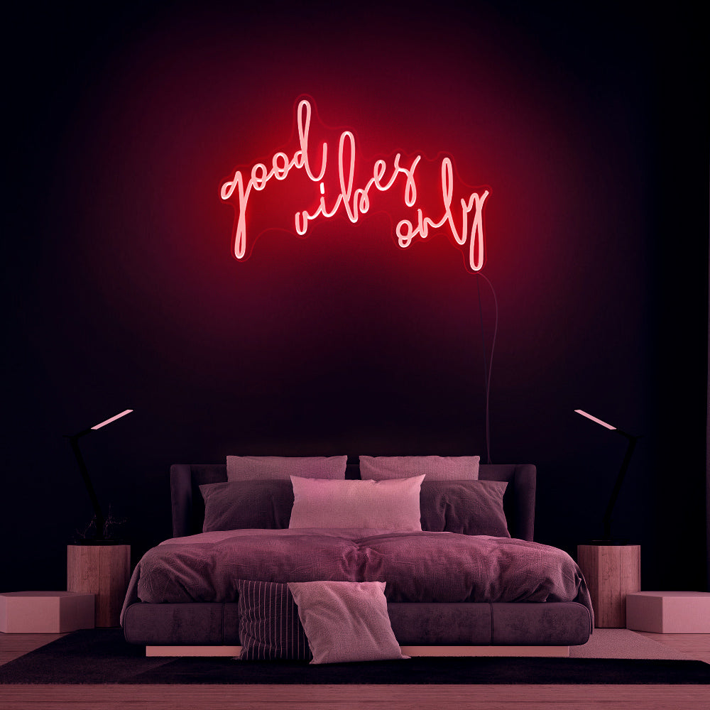 Enseigne néon Good vibes only